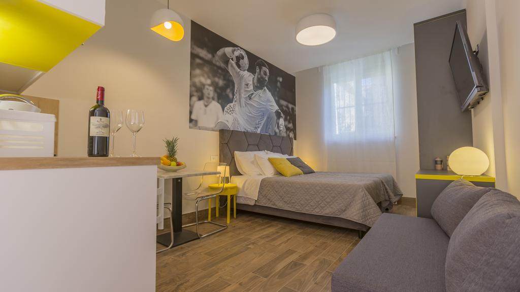 Hall Apart&rooms